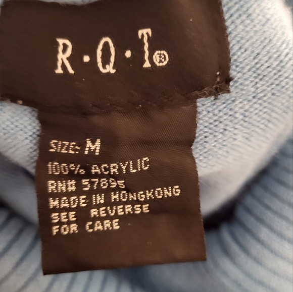 R.Q.T Blue Turtle Neck Sleeveless Sweater.Size M.Snowflake  . - Picture 6 of 6